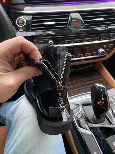 UGG Australia США Mini II Zip Back Чорні шкіряні уггі овчина міні замок молнія Австралія - Розмір 35 (US 4) 2111797 фото