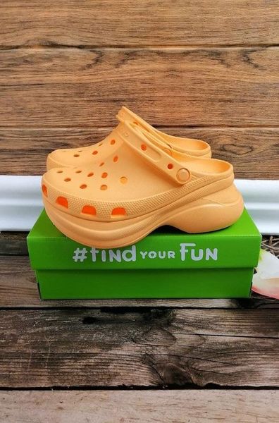 Crocs Оригінал Classic ™ Bae Clog Cantaloupe Жіночі Крокс США (206302) - 36 (Стопа 22.5-23.2см) M4/W6 100822 фото