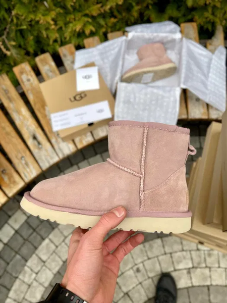 UGG Australia США Classic Mini Pink Suede II натуральні зимові міні Угг Австралія - Розмір 35 (US 4) 2111368 фото UGG Australia США Classic Mini Pink Suede II натуральні зимові міні Угг Австралія - Розмір 35 (US 4) 2111368 фото